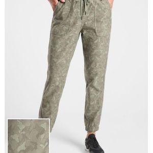 Athleta Farallon Stratum Camo Joggers